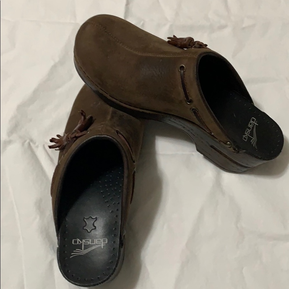 Dansko - Nubuck tassel clog